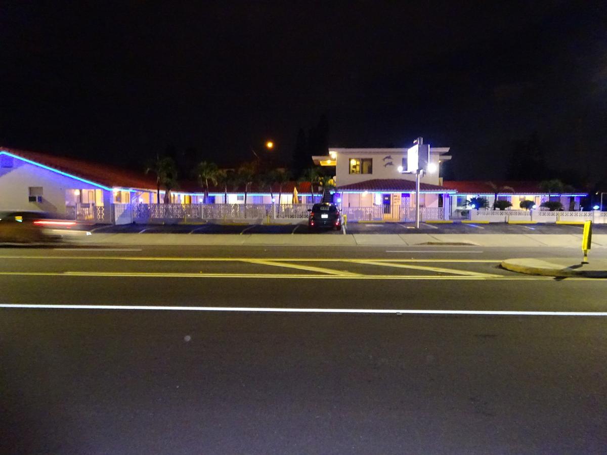 Ebb Tide Motel St. Pete Beach Exterior photo